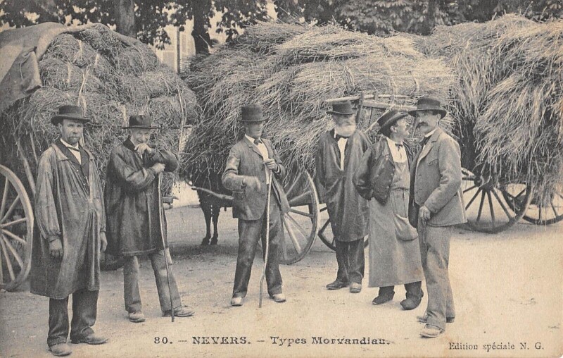 Carte postale ancienne Nevers - Types Morvandiau à Nevers