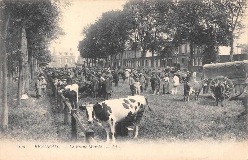 Carte postale ancienne Beauvais - Le Franc Marche à Beauvais