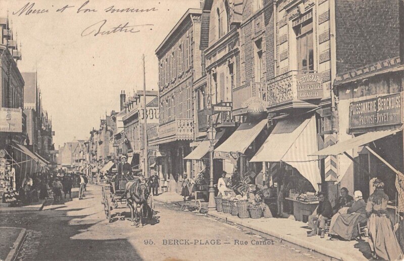Carte postale ancienne Berck Plage - Rue Carnot à Berck