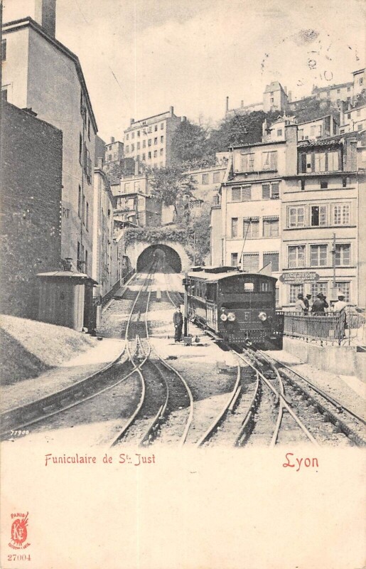 Carte postale ancienne Lyon - Funiculaire De Saint Just - Train