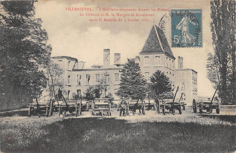 Carte postale ancienne Villersexel - L'Artillerie Allemande Devant Les Ruines à Villersexel