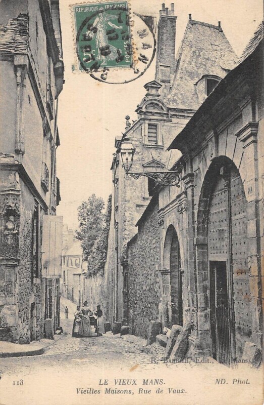 Carte postale ancienne Le Mans - Vieilles Maisons - Rue De Vaux au Mans
