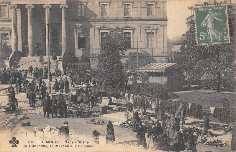 Carte postale ancienne Limoges - Place D'Aisne - Le Dimanche - Le Marche Aux Fripiers à Limoges