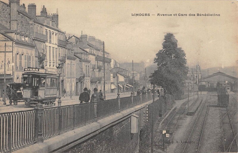 Carte postale ancienne Limoges - Avenue Et Gare Des Benedictins - Tramway à Limoges