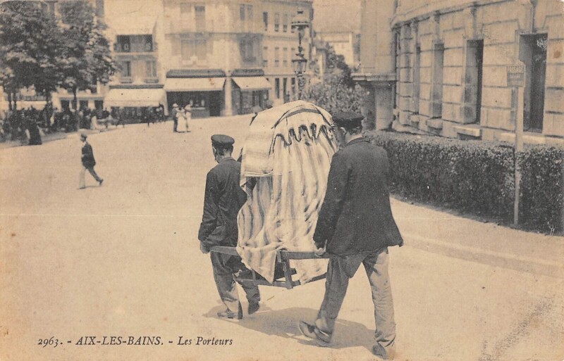 Carte postale ancienne Aix Les Bains - Les Porteurs à Aix-les-Bains