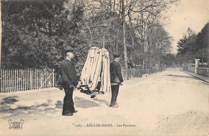 Carte postale ancienne Aix Les Bains - Les Porteurs à Aix-les-Bains