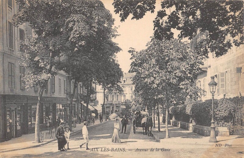 Carte postale ancienne Aix Les Bains - Avenue De La Gare à Aix-les-Bains