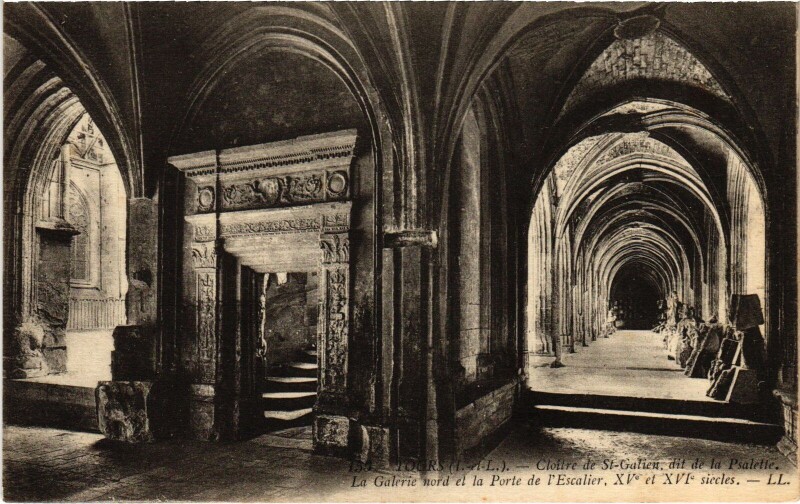 Carte postale ancienne Tours Cloitre Saint-Gatien à Tours