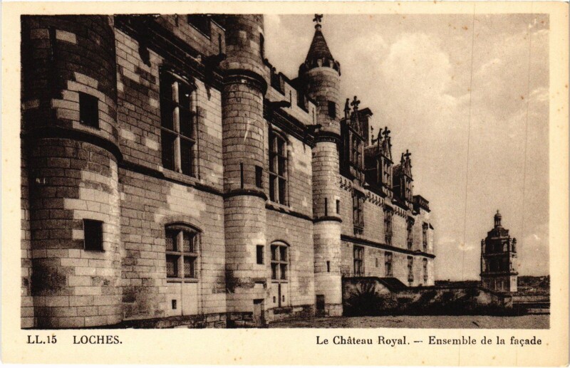 Carte postale ancienne Loches Chateau Royal à Loches