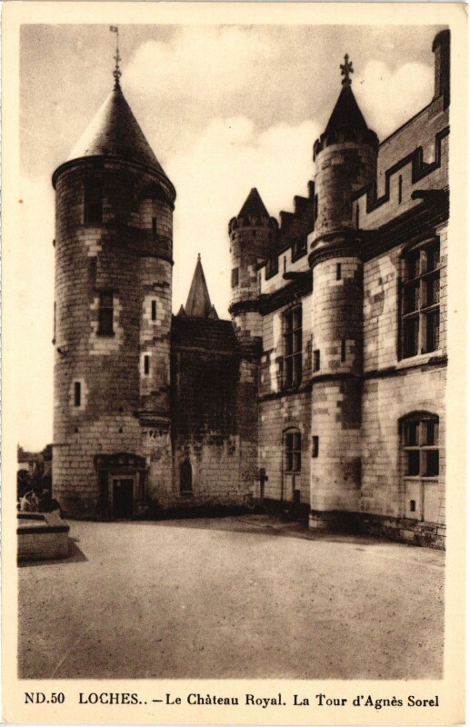 Carte postale ancienne Loches Chateau Royal à Loches