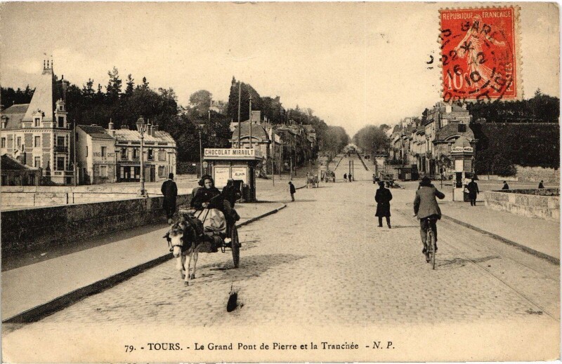 Carte postale ancienne Tours Grand Pont de Pierre - Tranchee à Tours