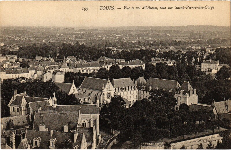 Carte postale ancienne Tours Vue a Vol d'Oiseau à Tours