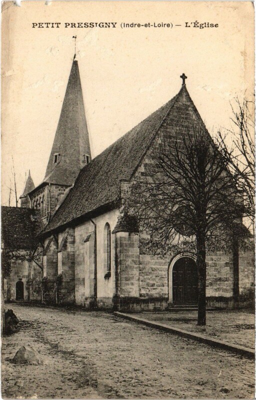 Carte postale ancienne Le Petit-Pressigny Eglise au Petit-Pressigny