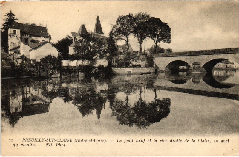Carte postale ancienne Preuilly-sur-Claise Pont Neuf - Rive droite de la Claise - Moulin à Preuilly-sur-Claise