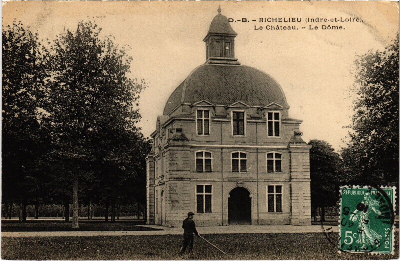 Carte postale ancienne Richelieu Chateau - Dome à Richelieu