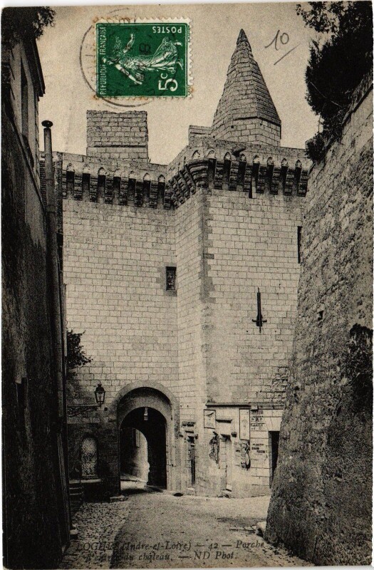 Carte postale ancienne Loches Chateau - Porche à Loches
