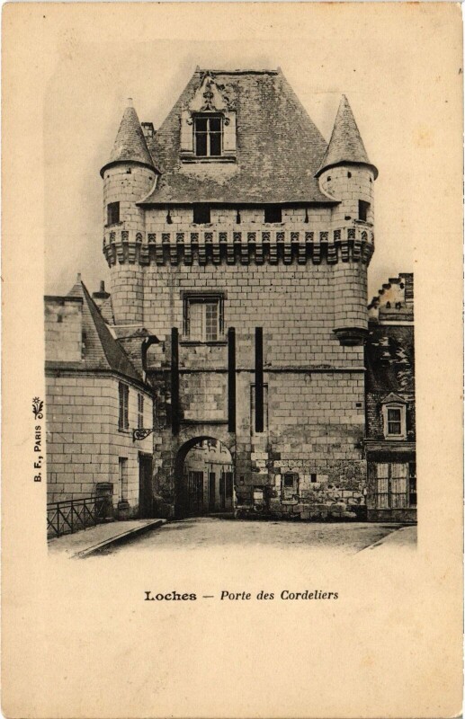 Carte postale ancienne Loches Porte des Cordeliers à Loches