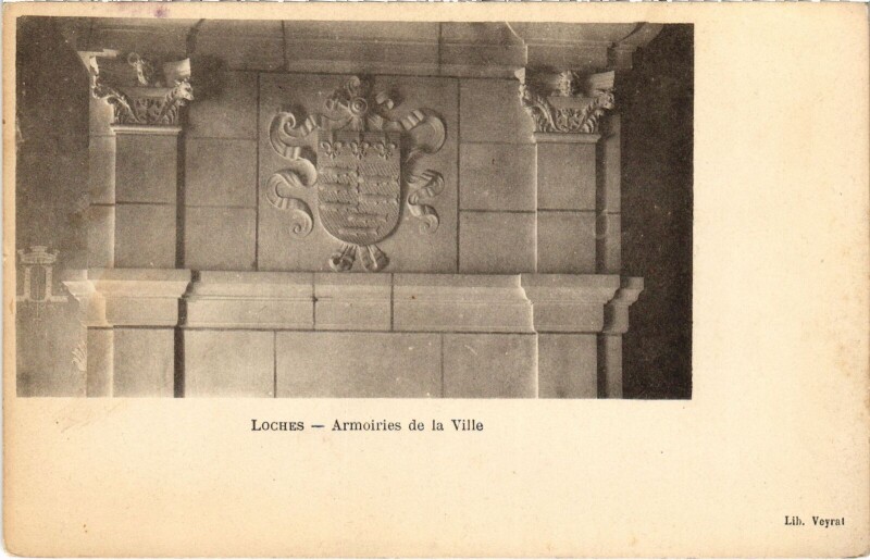 Carte postale ancienne Loches Armoiries de la Ville à Loches