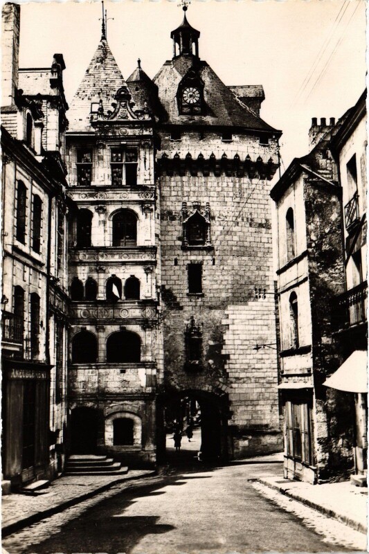 Carte postale ancienne Loches Hotel de Ville à Loches