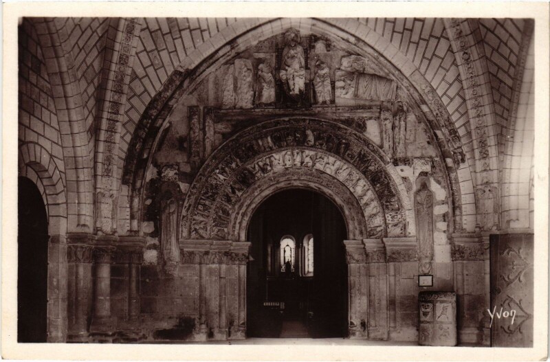 Carte postale ancienne Loches Chateau - Porte à Loches