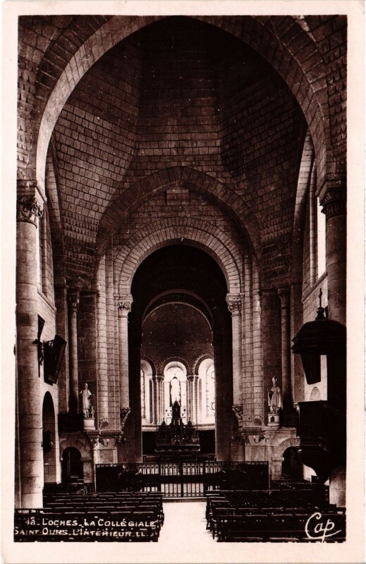 Carte postale ancienne Loches Collegiale Saint-Ours à Loches