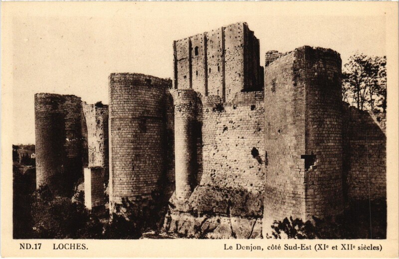 Carte postale ancienne Loches Le Donjon à Loches