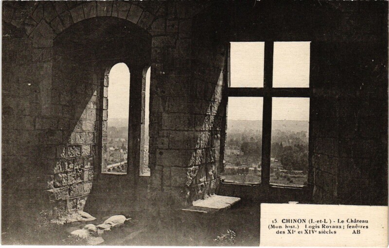 Carte postale ancienne Chinon Le Chateau à Chinon