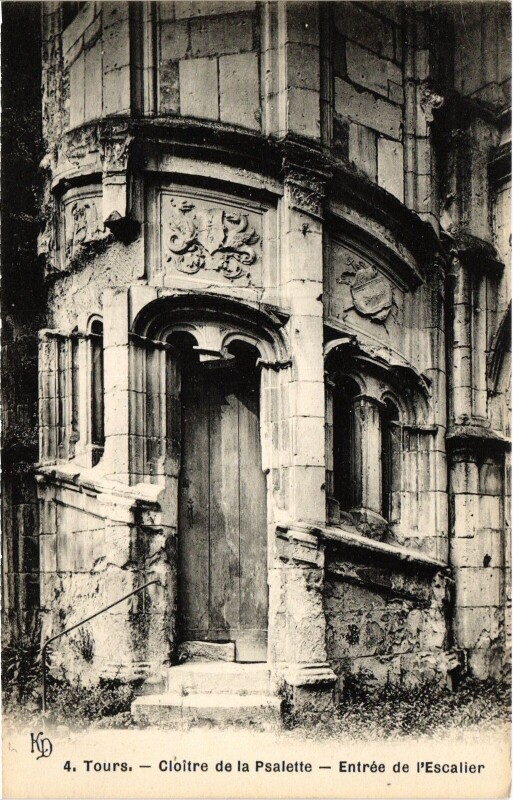 Carte postale ancienne Tours Cloitre de la Psalette - Entree de l'Escalier à Tours