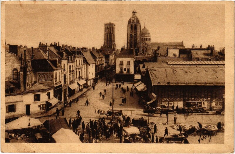 Carte postale ancienne Tours Marche à Tours