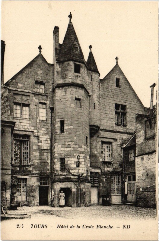 Carte postale ancienne Tours Tour de la Croix Blanche à Tours