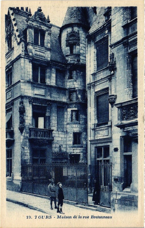 Carte postale ancienne Tours Maison de la Rue Bretonneau à Tours