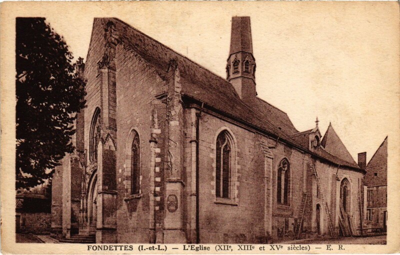 Carte postale ancienne Fondettes Eglise à Fondettes