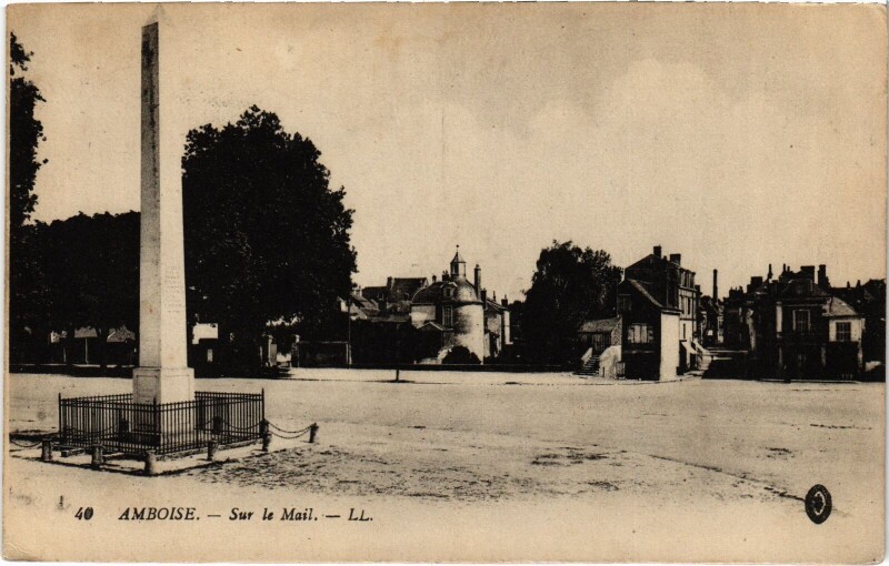 Carte postale ancienne Amboise Sur le Mail à Amboise