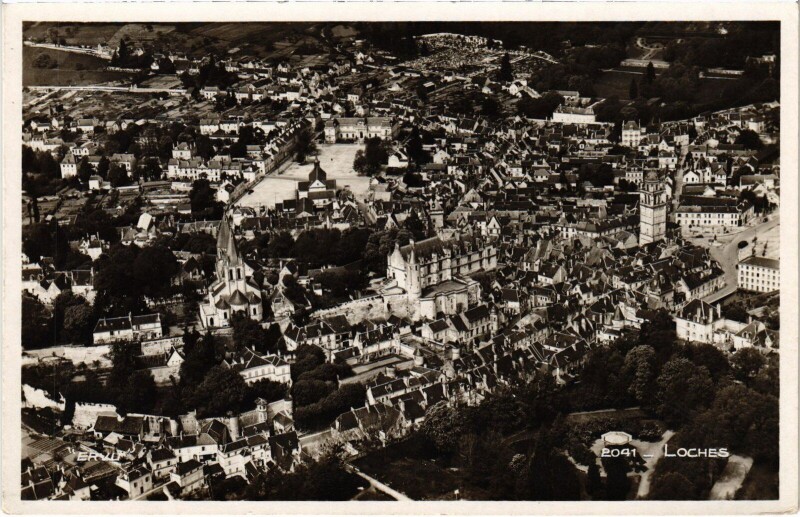 Carte postale ancienne Loches Vue Aerienne à Loches