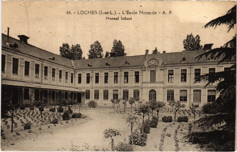 Carte postale ancienne Loches Ecole Normale à Loches