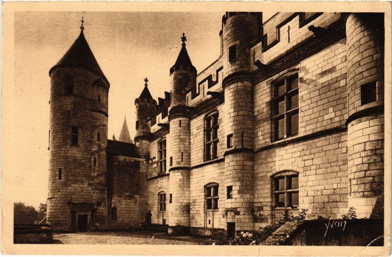 Carte postale ancienne Loches Le Chateau à Loches