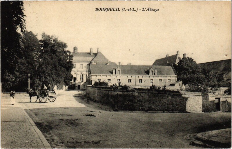 Carte postale ancienne Bourgueil Abbaye à Bourgueil