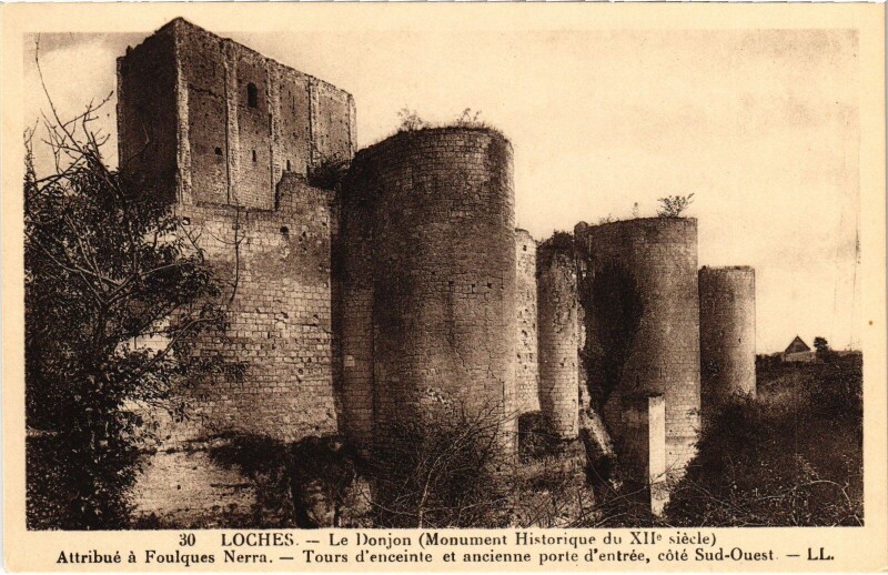 Carte postale ancienne Loches Donjon à Loches