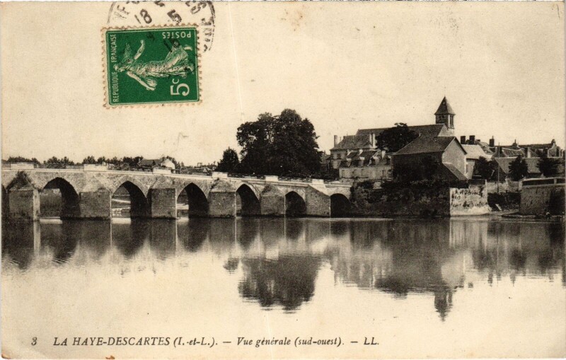 Carte postale ancienne La Haye-Descartes Vue Generale à Descartes