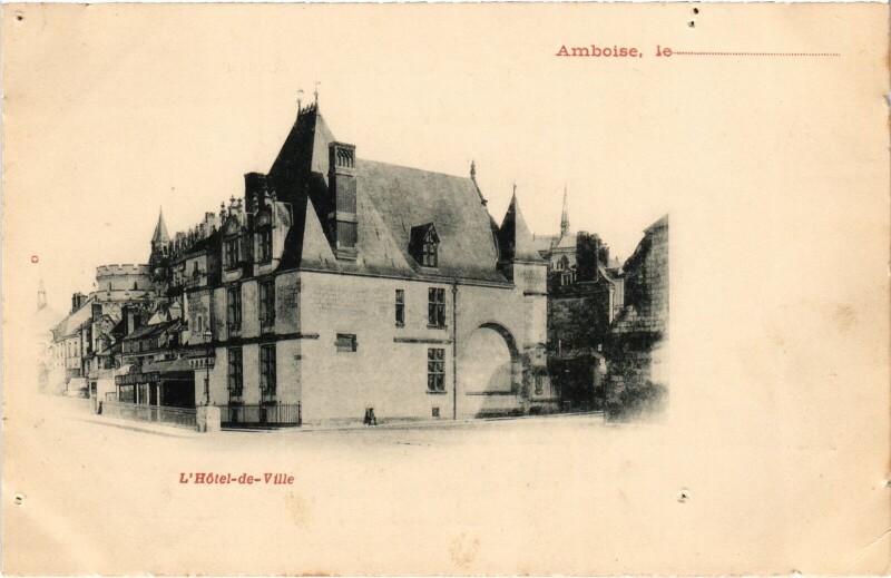 Carte postale ancienne Amboise Hotel de Ville à Amboise