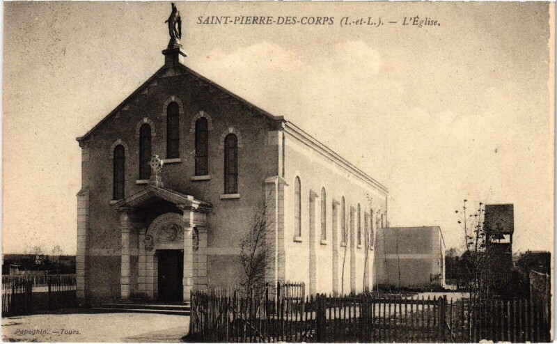 Carte postale ancienne Saint-Pierre-des-Corps Eglise à Saint-Pierre-des-Corps