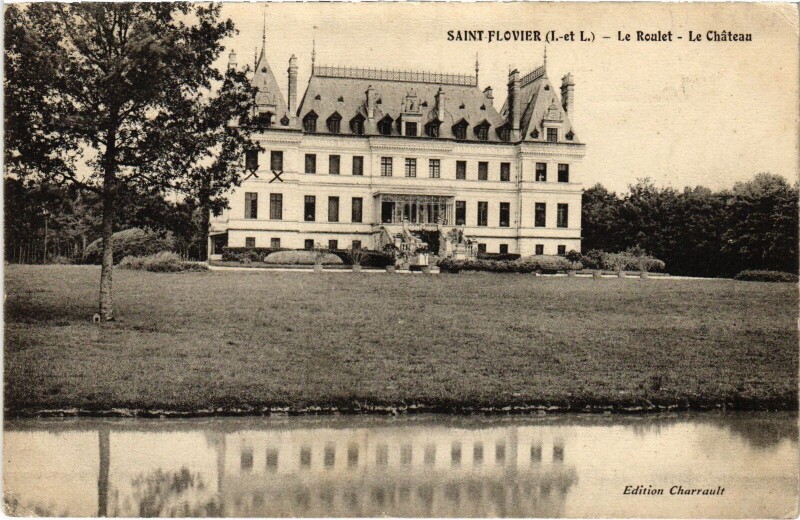 Carte postale ancienne Saint-Flovier Le Roulet - Le Chateau à Saint-Flovier