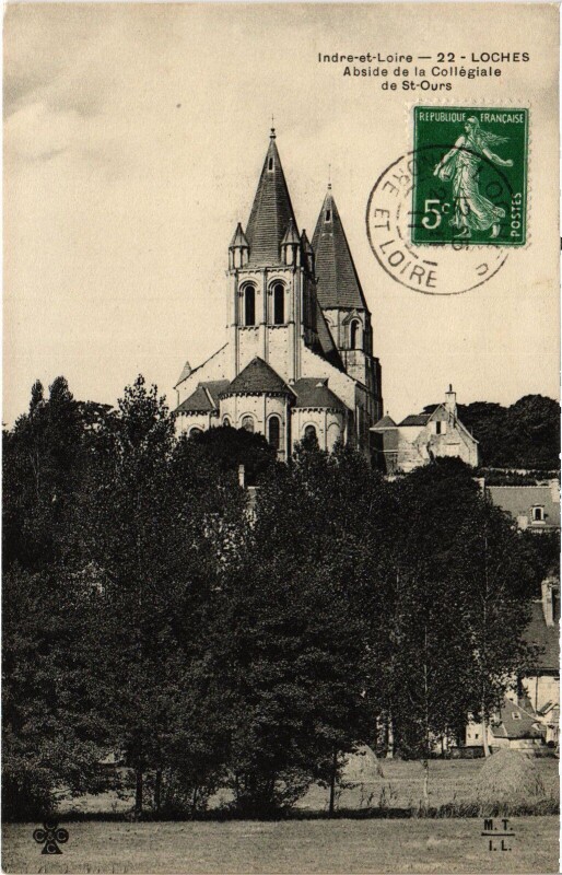 Carte postale ancienne Loches Abside de la Collegiale de Saint-Ours à Loches