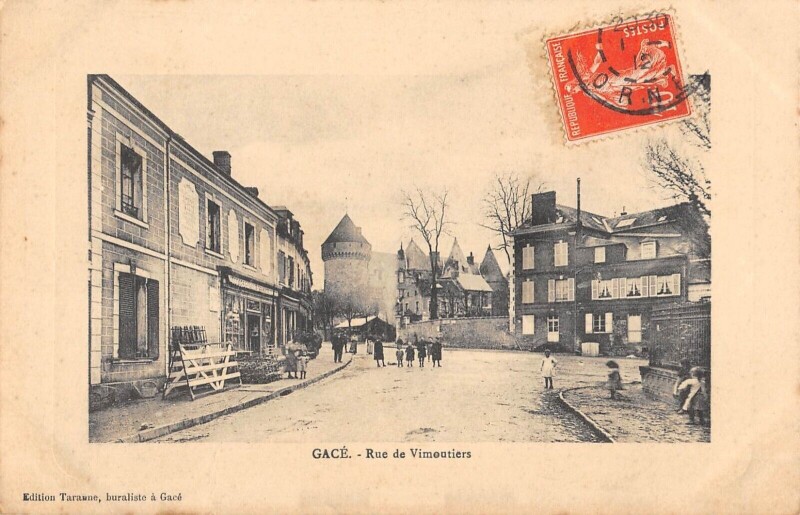 Carte postale ancienne Gace - Rue De Vimoutiers à Vimoutiers
