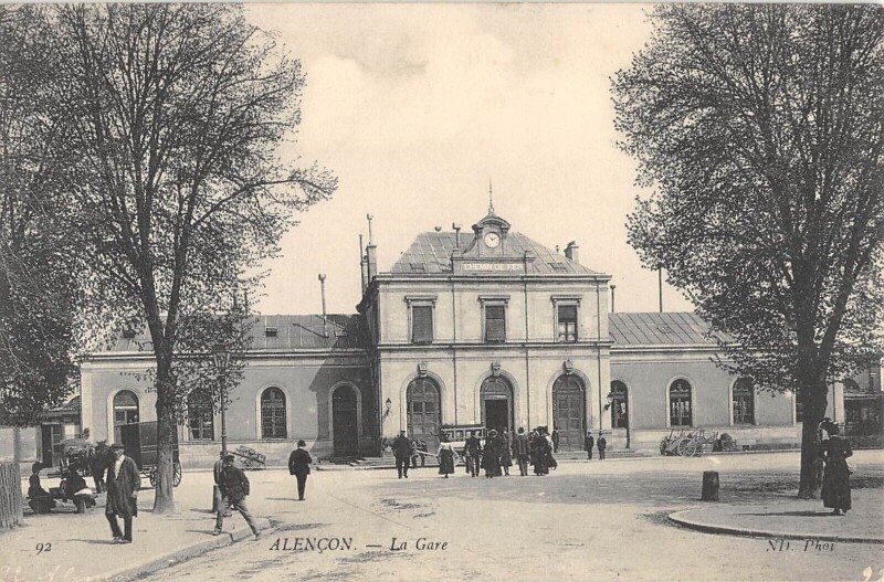 Carte postale ancienne Alencon - La Gare