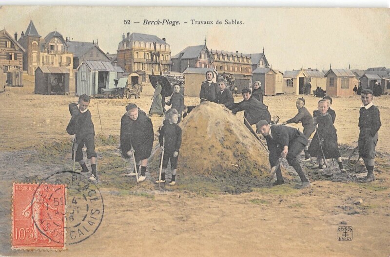 Carte postale ancienne Berck Plage - Travaux De Sables à Berck