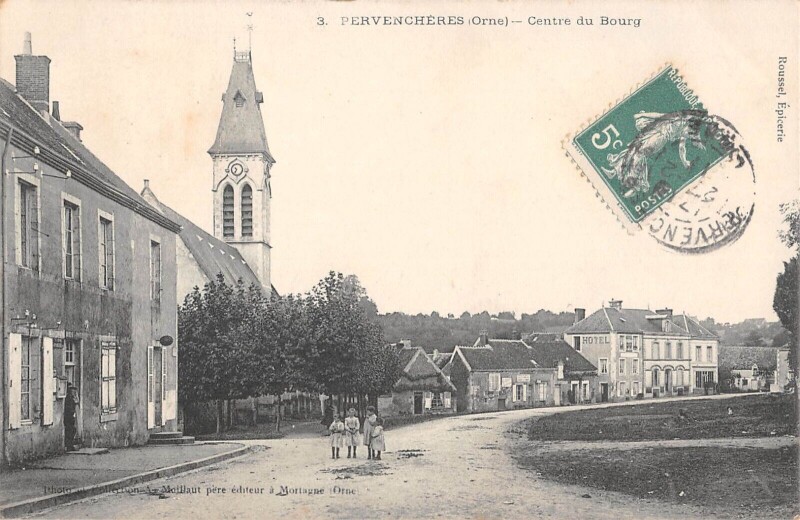 Carte postale ancienne Pervencheres - Centre Du Bourg
