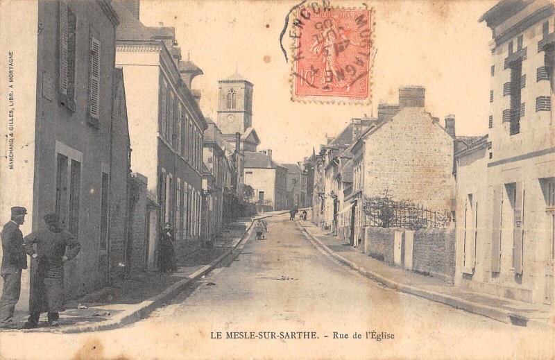 Carte postale ancienne Le Mesle Sur Sarthe - Rue De L'Eglise