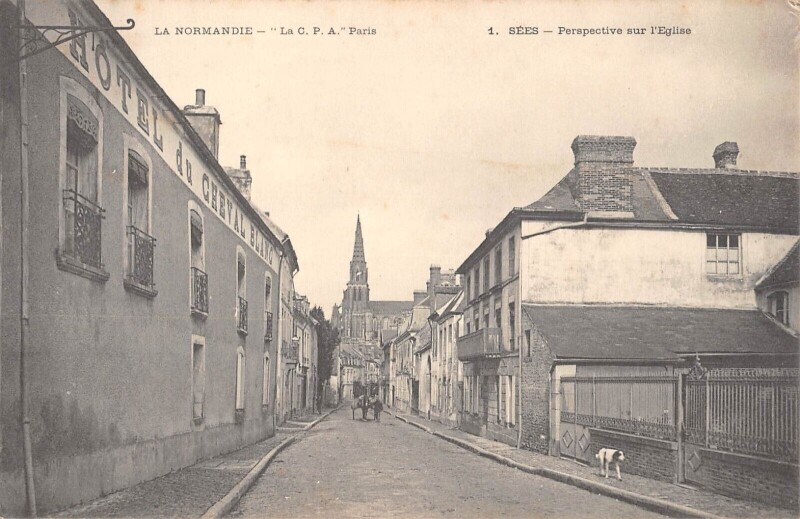 Carte postale ancienne Sees - Perspective Sur L'Eglise