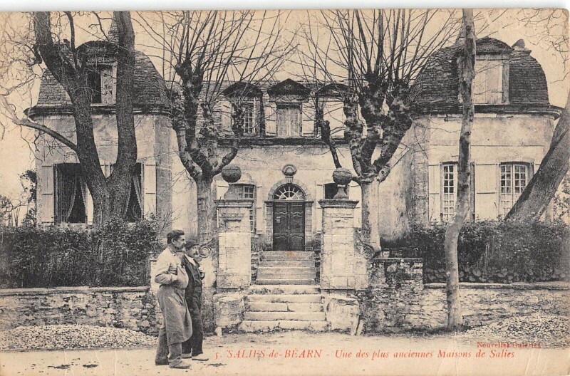 Carte postale ancienne Salies De Bearn - Une Des Plus Anciennes Maisons De Salies